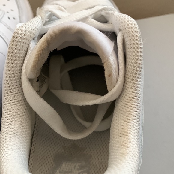 Nike Air Force 1 White Sneakers size 6 - Picture 3 of 10